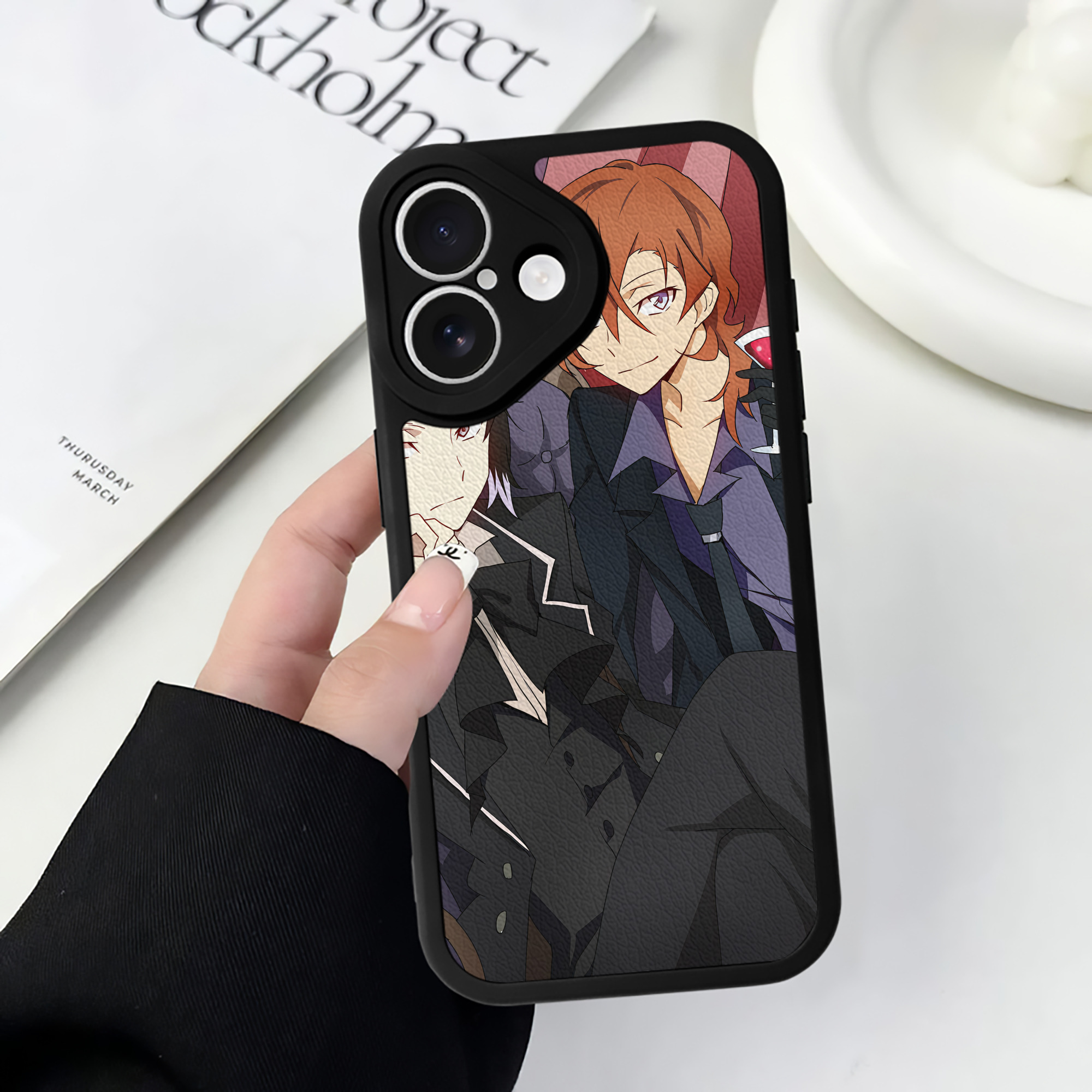 （画像用） 文豪ストレイドッグス Bungo Stray Dogs 【iPhone 16シリーズ対応】シリコンスマホケース（レザー調） 材質：シリコン